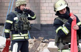 Почалася потужна пожежа: росіяни вдарили по Миколаєву