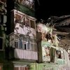 Люди під завалами: окупанти вдарили по багатоповерхівці в Костянтинівці