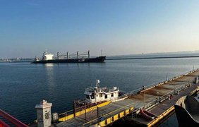 З портів України вийшло ще два судна із зерном