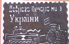 Група волонтерів з Миколаєва виготовляє сувеніри з рашистського металобрухту