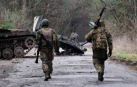 Збитий гелікоптер та 300 ліквідованих окупантів: названі нові втрати росіян