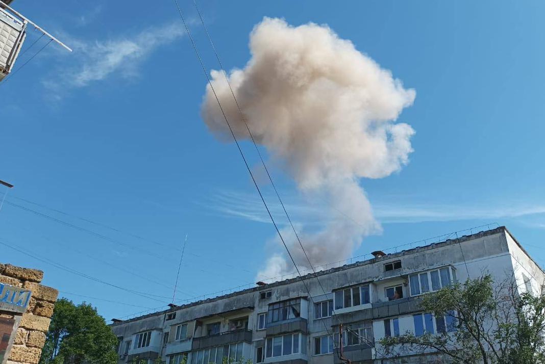 Біля Новофедорівки, що у Криму, чули потужні вибухи