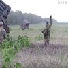 Воїни ЗСУ запускають у бік позицій окупантів агітаційні снаряди