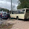 Внаслідок ДТП з маршруткою в Києві постраждали 23 пасажири (фото, відео)