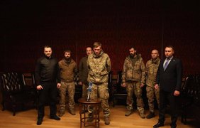 Не повернуться в Україну до кінця війни: стала відома доля п'яти звільнених з полону командирів