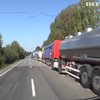 Вантажівки розтяглися на 17 кілометрів у пункті Краковець