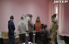 У Чернівецькій області сотні волонтерів разом із айтівцями і правоохоронцями щогодини працюють на інформаційному фронті