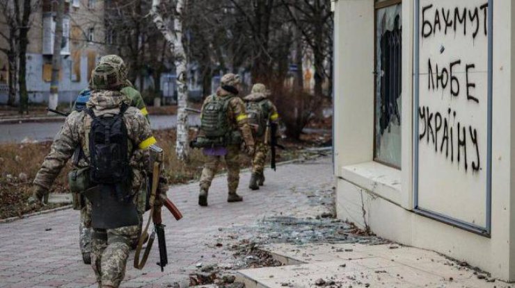 Українські війська точними ударами знищили групу окупантів під Бахмутом