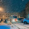 У Києві сніг: водіїв просять не виїжджати у місто 
