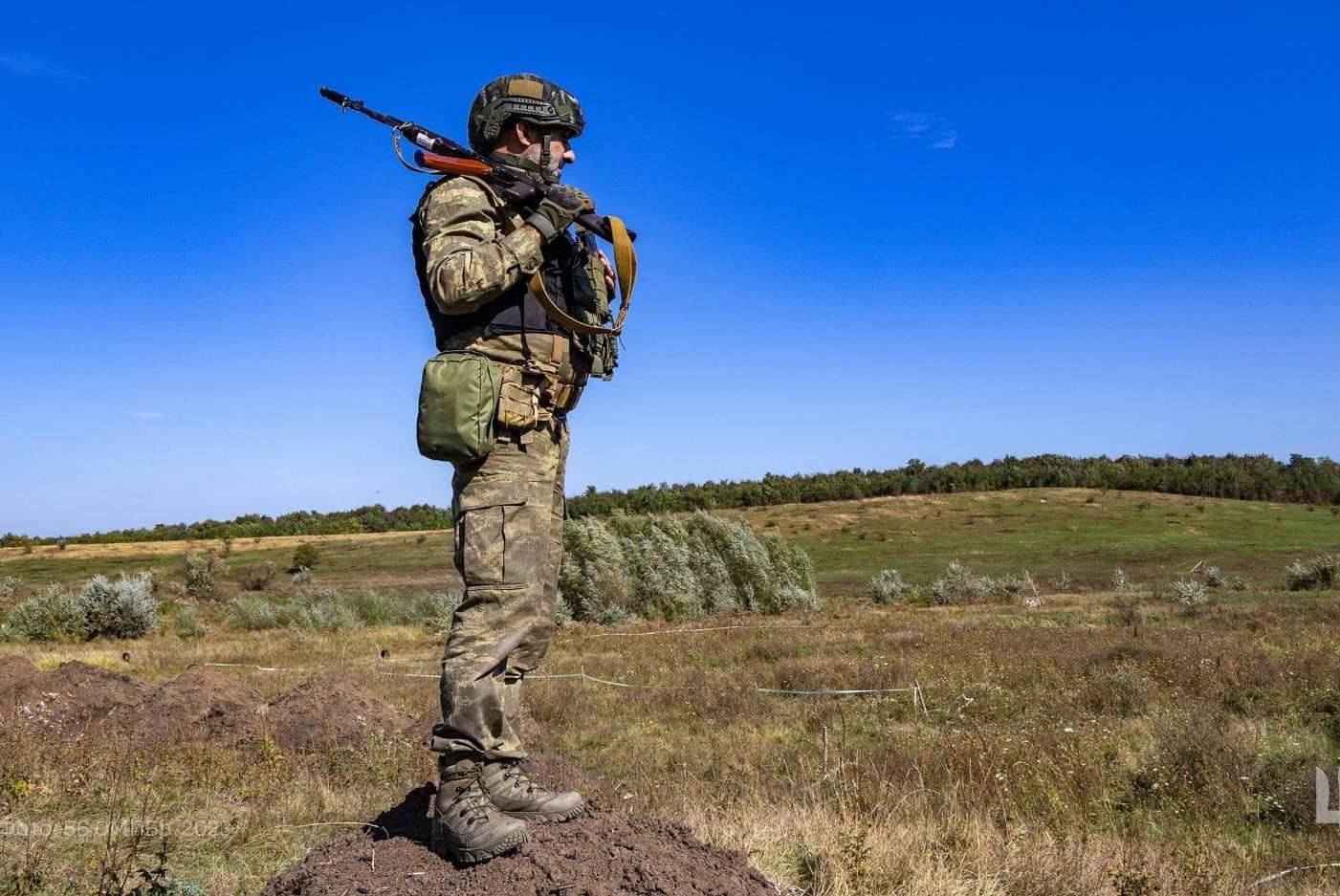 Українські війська продовжують активну наступальну операцію на Мелітопольському напрямку, де вдалося відбити численні атаки російських військ