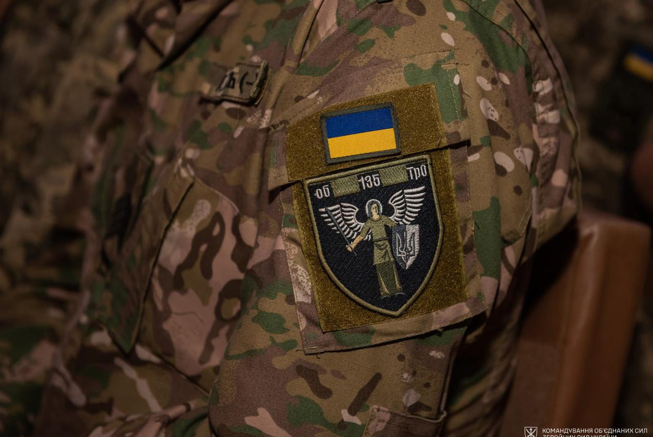 Міністерство оборони України збільшило перелік військовослужбовців, які отримують додаткову винагороду. Найближчим часом гроші надійдуть на їхні рахунки