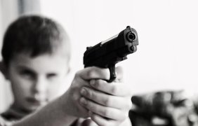 Суд оштрафував мешканку Львівщини: син стріляв із іграшкового пістолета