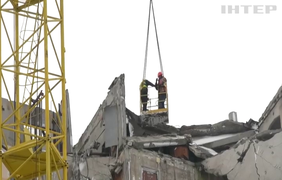 У Харкові, на Північній Салтівці, почали розбирати 16-поверхівку, що стала символом розстріляного міста
