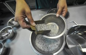 Єврокомісія погодила заборону на діаманти з росії - AFP 