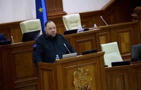 Стефанчук пояснив, чому не всіх депутатів випускають за кордон