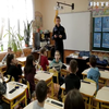 Чернівецькі рятувальники рушили до шкіл, аби пояснити дітям-переселенцям як вберегтися від вибухівки