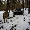 Українські військові за підтримки авіації знищили російську піхоту в лісі (відео)