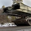 Німеччина передала Україні 6 мостоукладальників BEAVER та вантажівки Zetros
