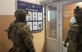 Заступника керівника міграційної поліції Києва арештували за "кришування" борделів