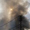 У центрі Бердянська пролунали вибухи та спалахнула пожежа