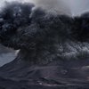 На російських Курилах прокинувся вулкан Ебеко (відео)