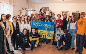 Сергій Наєв зустрівся з членами підліткової волонтерської організації "Крихітки"