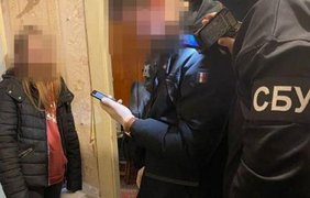 Коригувала ворожі удари по місту: у Миколаєві затримали зрадницю