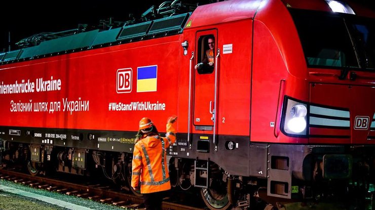 Потяг Deutsche Bahn з вантажем для України
