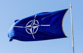 "НАТО хоче направити до 300 тисяч солдатів до кордону з рф" - Politico