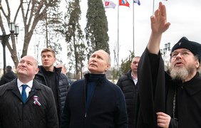 Злочинця завжди тягне на місце злочину: у Зеленського прокоментували візит путіна до Маріуполя (відео)