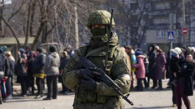 Під Генічеськом окупанти відбирають будинки у місцевих жителів для російських солдатів