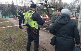 У Києві біля дитмайданчика здетонувала граната, є жертва 
