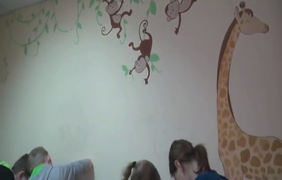 Арттерапія у міській дитячій лікарні Хмельницького: як допомагає дітям ініціатива волонтерки-художниці