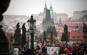Чехія на рік продовжила заборону на видачу віз росіянам та білорусам