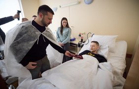 Зеленський приїхав до Львова та відвідав поранених бійців (відео)