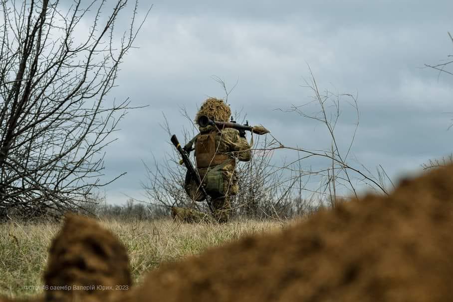 У Міноборони Британії розповіли про те, що українські військові продовжують утримувати оборону на сході, війська ворога намагаються просунутися углиб Донбасу