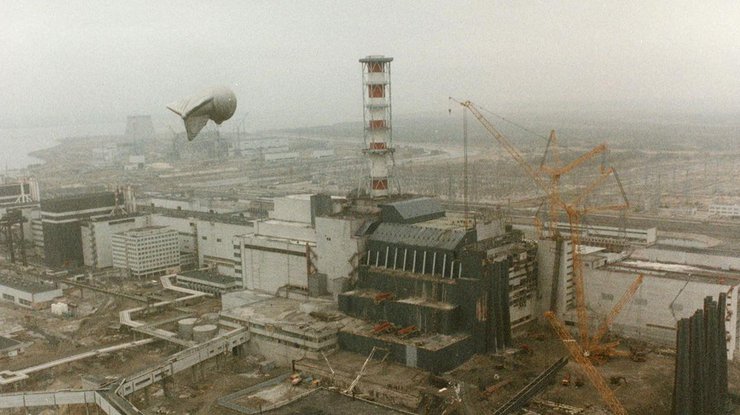 Зруйнований реактор на ЧАЕС