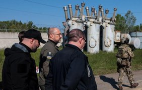 "Збитки колосальні": Шмигаль оглянув руйнування на Харківській ТЕЦ (фото)