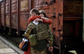 Як не впасти у депресію під час війни: професор психології дав поради українцям (відео)
