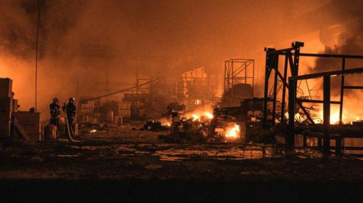 Фото: наслідки обстрілу Тернополя під час масованої атаки (t.me/ternopilskaODA)