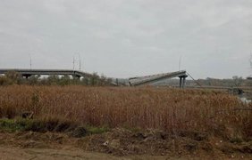 Окупанти 9 разів вдарили по вже зруйнованому мосту у Херсонській області
