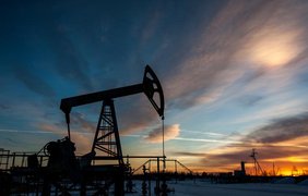 Нафта дорожчає на тлі зниження ризику дефолту США