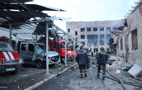 У Дніпрі окупанти атакували аварійно-рятувальну частину: знищені понад 20 машин (фото, відео)