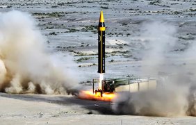 В Ірані показали нову балістичну ракету 