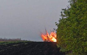 Під Бахмутом українські бійці знищили групу окупантів разом з укриттям (відео)