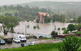 У Львівській області затопило селище
