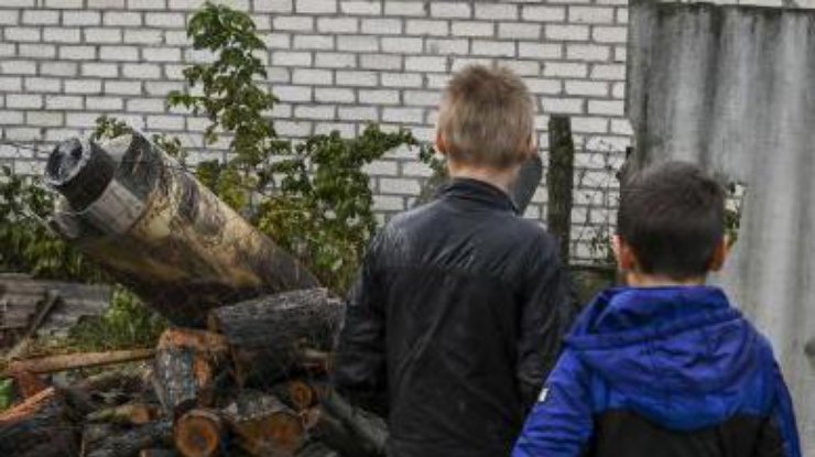 Фото: росіяни проводять незаконну депортацію українських дітей