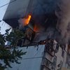 У Києві пролунав вибух: горів багатоповерховий будинок (фото, відео)