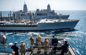 Китайський корабель ледь не зіштовхнувся з есмінцем США у Тайванській протоці (відео)