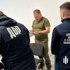 На Рівненщині затримали двох воєнкомів: один бив військового битою, інший торгував наркотиками (відео)